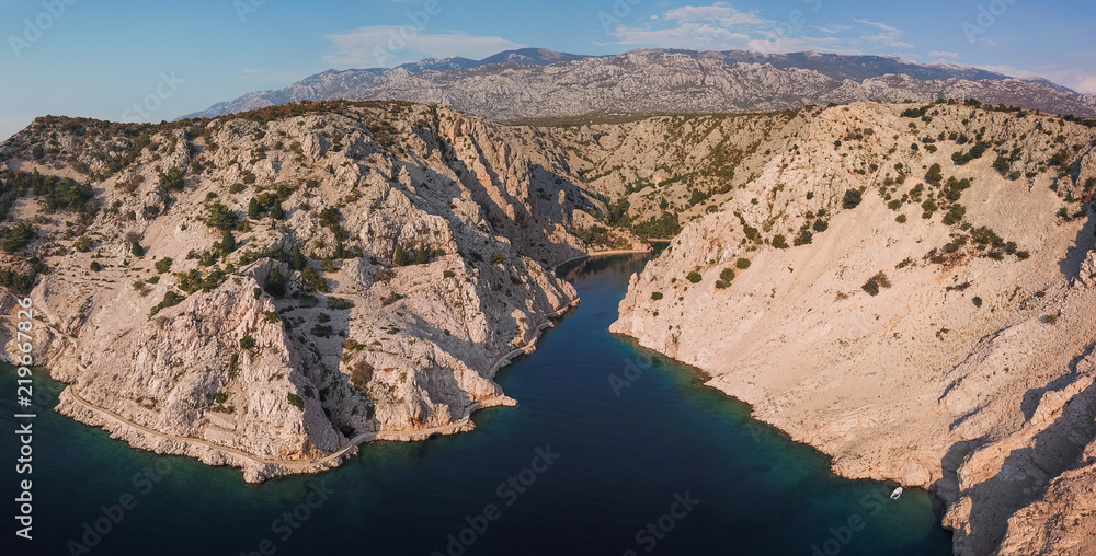 DCIM\100MEDIA\DJI_0063.JPGZavratnica is a 900 m long narrow inlet ...