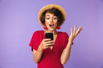 Poster - Surprised Pretty brunette woman in dress and straw hat