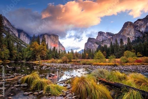 Beautiful view of yosemite national park at sunset in California Wallpaper Mural