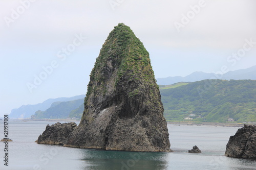 せたな町の海岸に並び立つ奇岩 三本杉岩 の一本 北海道 Stock Photo Adobe Stock