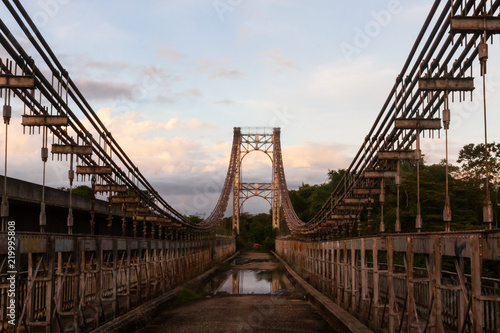  Fototapeta stary most   stary-most-o-zmroku