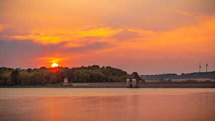 Wall Mural - Möhnesee Sonnenuntergang an der Staumauer