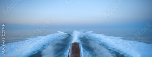 Cuadros en Lienzo Motor yacht on the dock, yacht stern to berth
