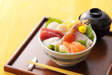 Wall Mural - 海鮮丼　Bowl of rice topped with sashimi. Japanese food.