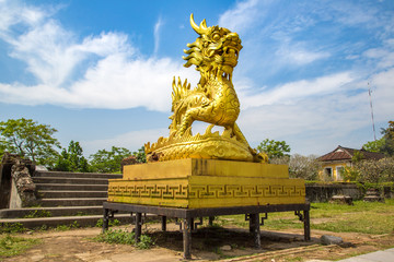 Wall Mural - Golden dragon in Hue, Vietnam