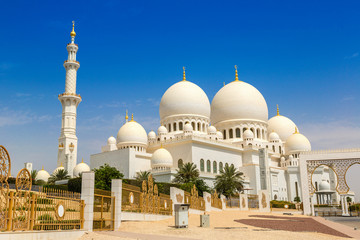 Wall Mural - Sheikh Zayed Grand Mosque in Abu Dhabi