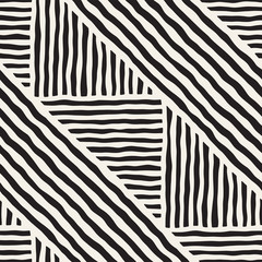 Seamless geometric doodle lines pattern in black and white. Adstract hand drawn retro texture.