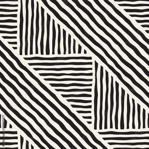seamless-geometric-doodle-lines-pattern-in-black-and-white-adstract-hand-drawn-retro-texture