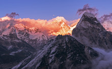 Greatness Of Nature: Grandiose View Of Everest Peak (8848 M) At Sunset. Nepal, Himalayan Mountains, The Highest Point Of The Planet.