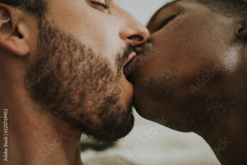 Passionate gay couple making out Fototapet