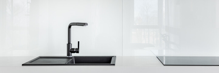 Black kitchen sink