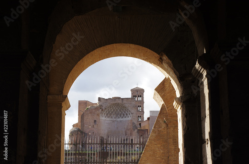 Photographie vue sur Rome depuis le Colisée