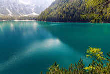 Lago di braies with green waters