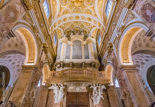 Photographie Ornate organ of the Church of San Luigi dei Francesi in Rome