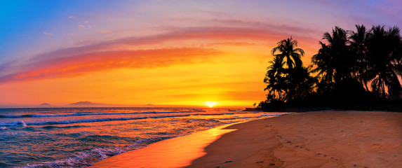 Canvas Print - Sunset at the tropical beach