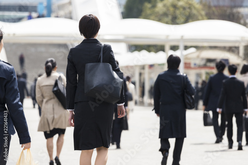 スーツの女性の後ろ姿の風景 Stock Photo Adobe Stock スーツの女性の後ろ姿の風景 Stock Photo Adobe Stock