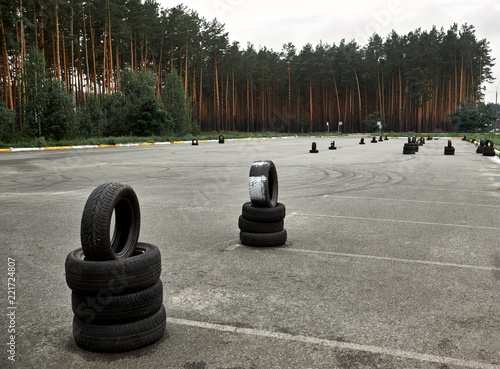 Fotografía autodrome for driving training, large area for road signs, training elements and