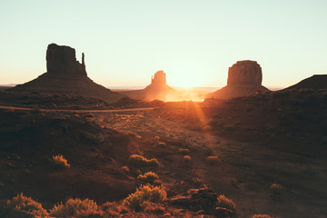 Wall Mural - monument valley at sunrise, arizona, usa