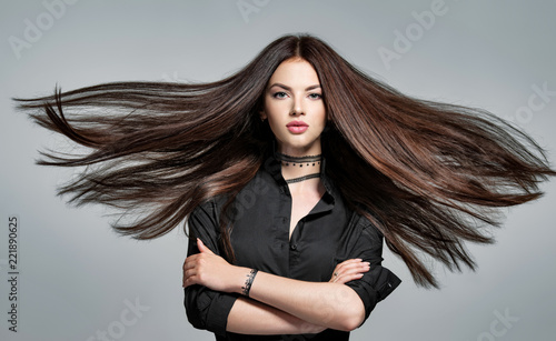 Cuadros en Lienzo Young woman with long straight hair
