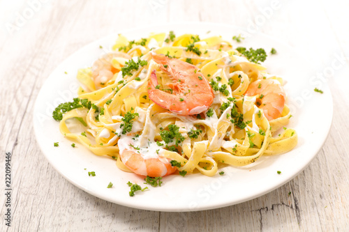Fotomural tagliatelle with shrimp and sauce