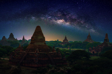 Wall Mural - Landscape image of Ancient pagoda with milky way at sunset in Bagan, Myanmar.