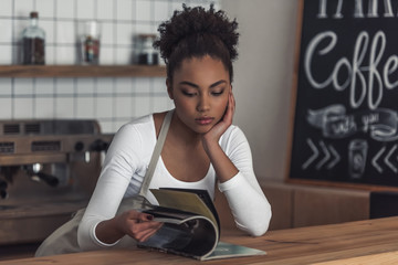 Wall Mural - Afro American barista