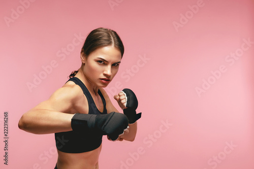 Fotografía Female Boxer. Sportswoman Training In Boxing Bandages