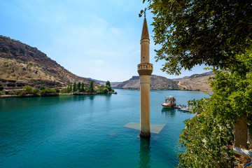 Halfeti die versunkene Stadt in Sanliurfa / Urfa / Türkei im Fluss Firat