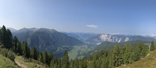  Tiroler Alpenlandschaft, Panoramablick, Berg-Talblick