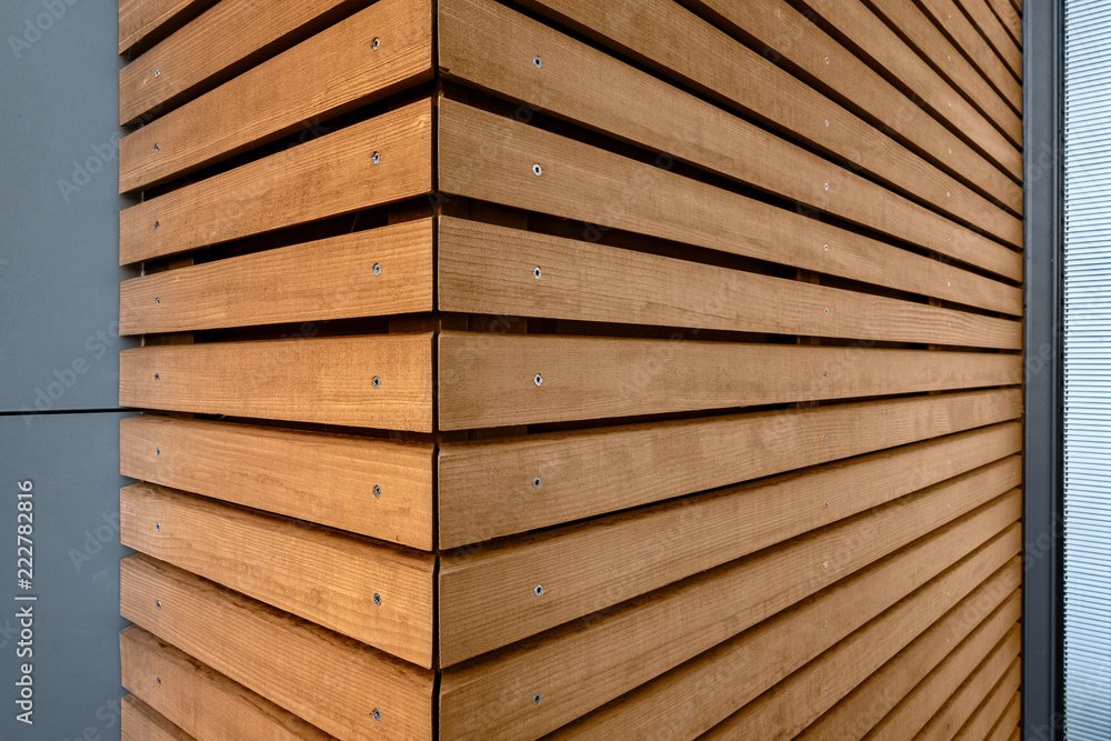 Holzverkleidung modernes Gebäude
