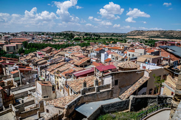 Alcañiz,  town and municipality of Teruel province in the autonomous community of Aragon, Spain