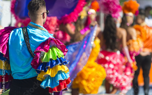 Cuadros en Lienzo Abstract view of carnival dancers in colorful frilled costumes