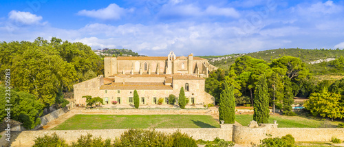 Fotomural Abbaye de Valmagne dans l'Hérault en Occitanie, France
