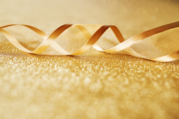Aufkleber - Golden background with festive loop