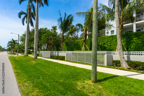 Fotomural Beautiful road to the beach of Naples, Florida USA