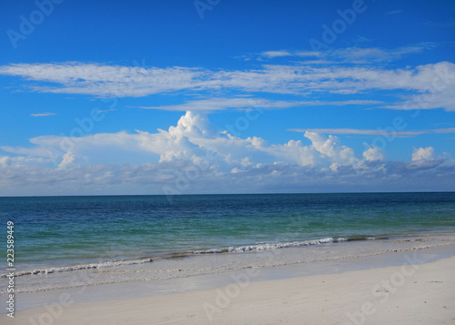 Fotografie, Obraz Seascape at Indian ocean, clear blue water, and blue sky