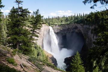  Helmcken Falls waterfall in Wells Gray provencial park in BC, Canada