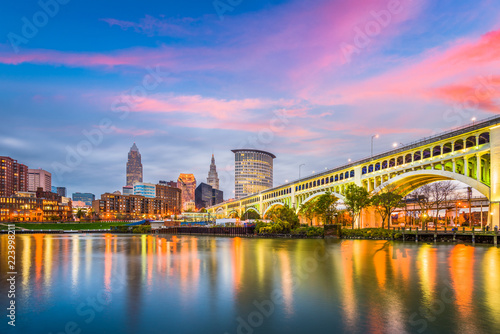 Fotografie, Obraz Cleveland, Ohio, USA downtown city skyline on the Cuyahoga River