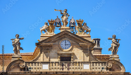 Cuadros en Lienzo The town hall in spanish city, Pamplona, Navarra, Spain