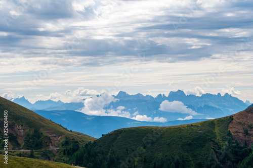Foto Highlands panoramic view over mountains, South Tyrol.