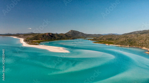 Cuadros en Lienzo Aerial view of Whitehaven Beach from Hill Inlet on a sunny morning, Queensland -