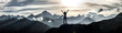 canvas print picture - Bergsteigerin am Gipfel