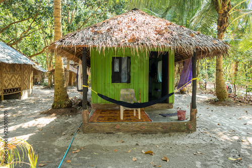 Fotomural Stylish palm thatch house at the beachside ion Ko Phayam, Thailand