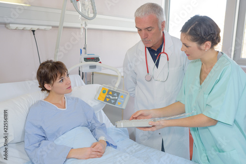 Fotografija  patient being ask for a signature