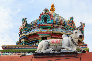 Sculpture architecture and symbols of Hindu temple at Singapore , Sri Mariamman Temple, Singapore is a oldest Hindu temple. 