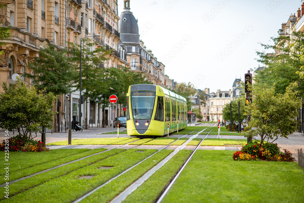 Street view in Reims city, France - obrazy, fototapety, plakaty 