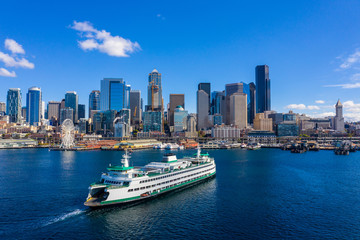 Fototapete - Ferry in Seattle aerial image