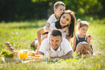 Wall Mural - Happy family on picnic