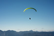 Paraglider Drachenflieger am Königssee in Berchtesgaden