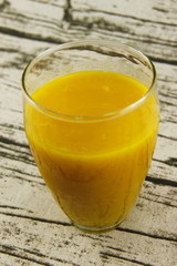 Poster - Jus de mangue dans un verre